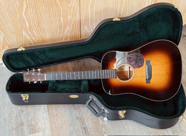 Martin D-18 Golden Era Sunburst